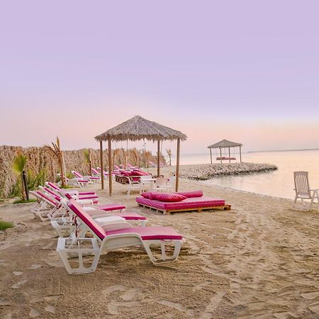 מנאמה Lagoona Beach Luxury Resort And Spa מראה חיצוני תמונה Beach at the resort