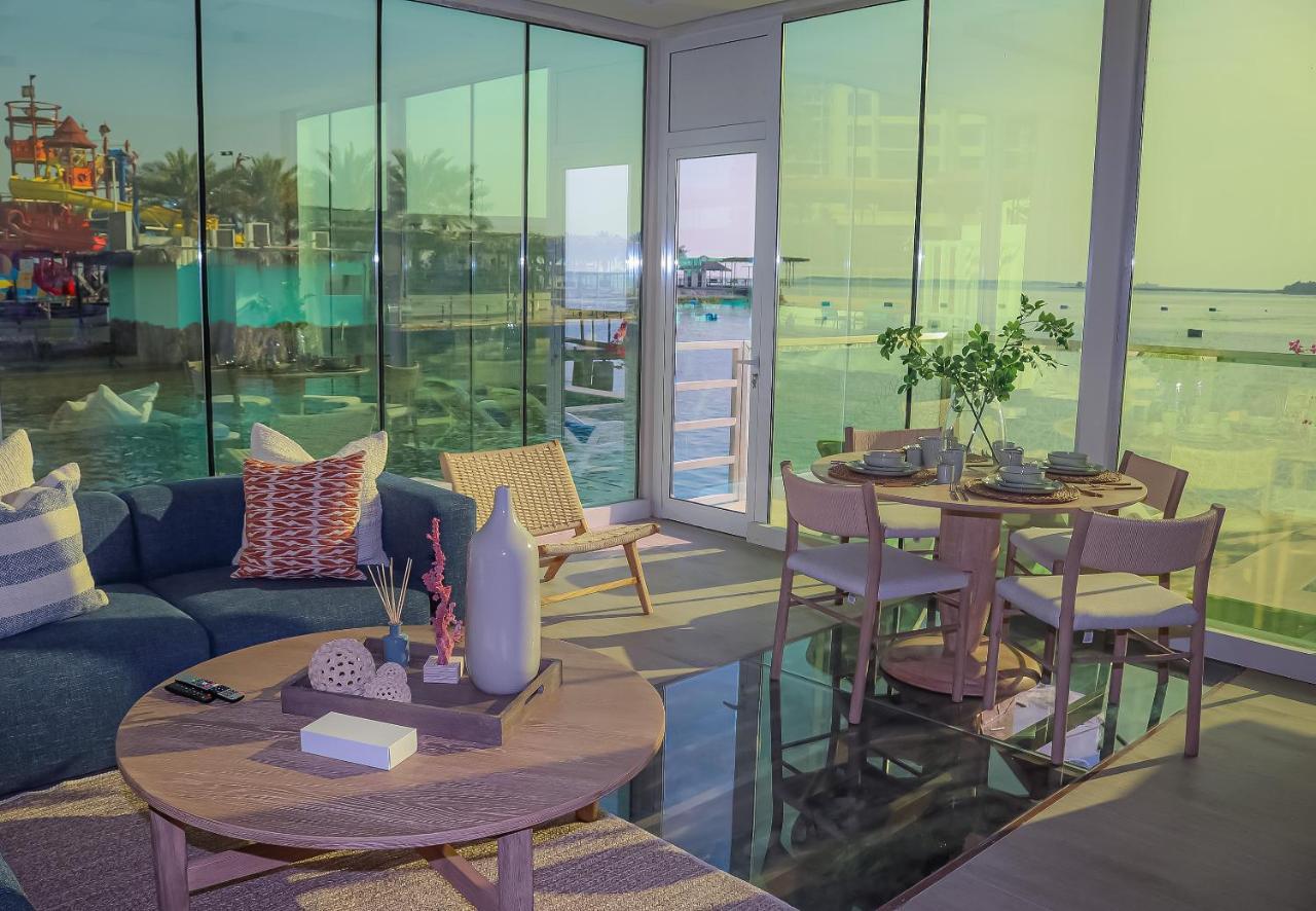 מנאמה Lagoona Beach Luxury Resort And Spa מראה חיצוני תמונה Interior of a typical apartment